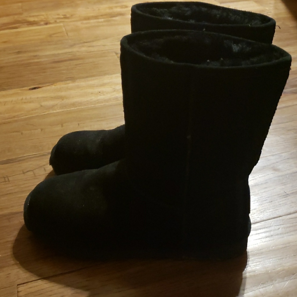Black Bearpaw boots